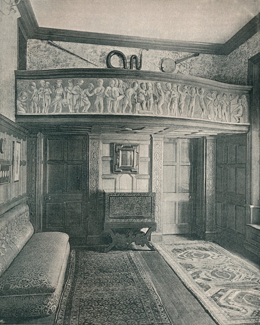 Muziekgalerij met beeldhouwwerk, ca. 1893 door Unbekannt