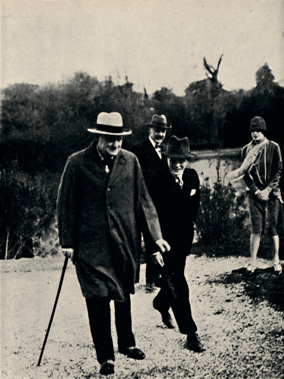 Op vakantie met zijn zoon in Italië, 1920s, 1945 door Unbekannt