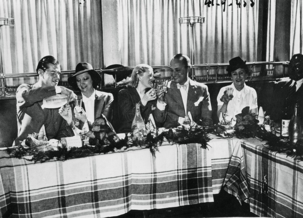 Opening van een restaurant door populaire Franse zangers, Parijs, september 1941 door Unbekannt