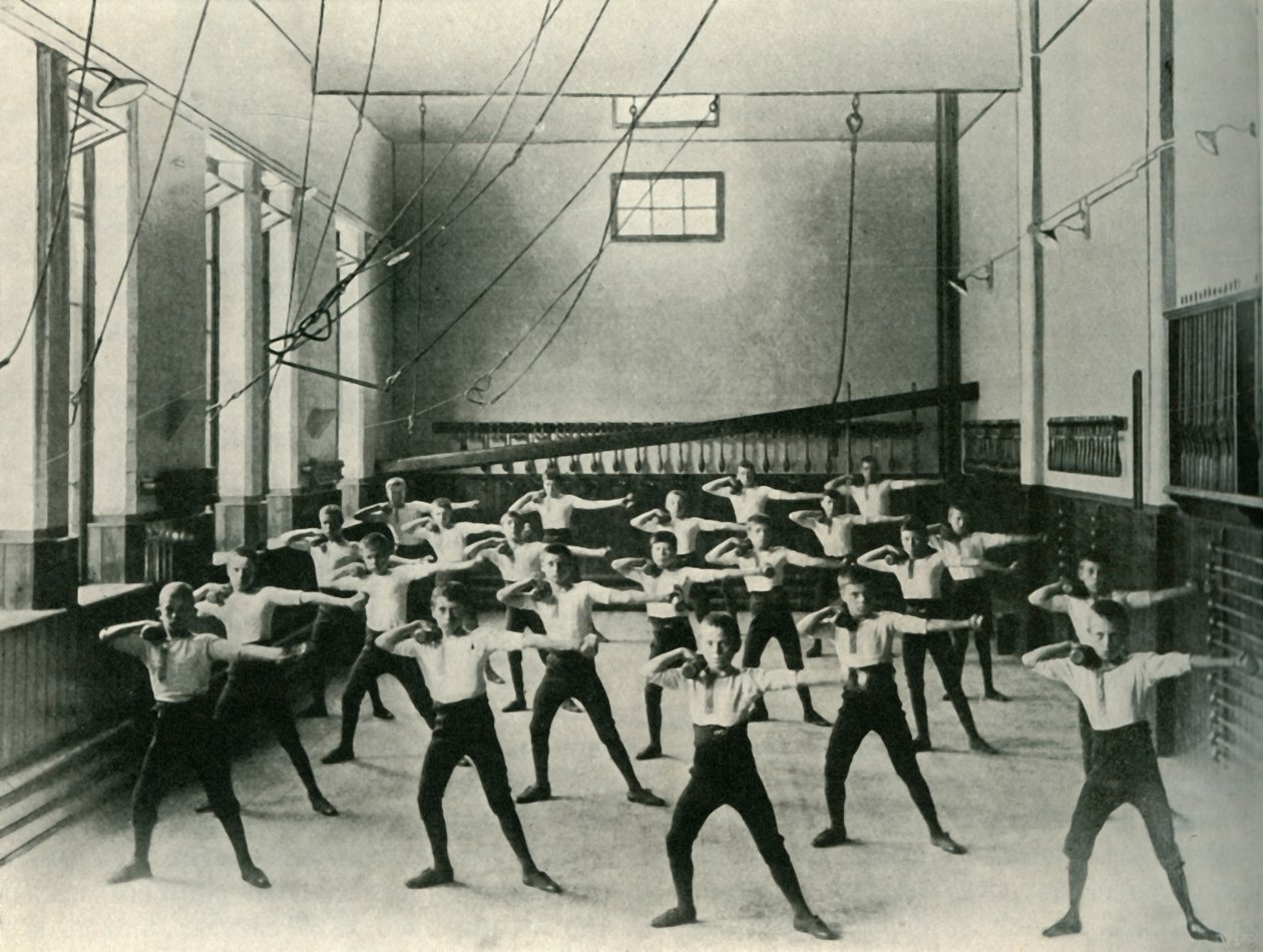 Lichamelijke oefeningen bij de Koninklijke Instelling voor Doven en Slechthorenden, Friar Gate, Derby, 1902 door Unbekannt
