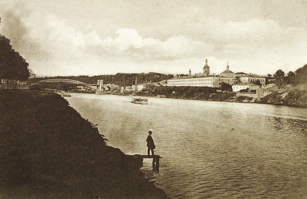 Spoorbrug en Novodevichy Klooster, Moskou, Rusland door Unbekannt