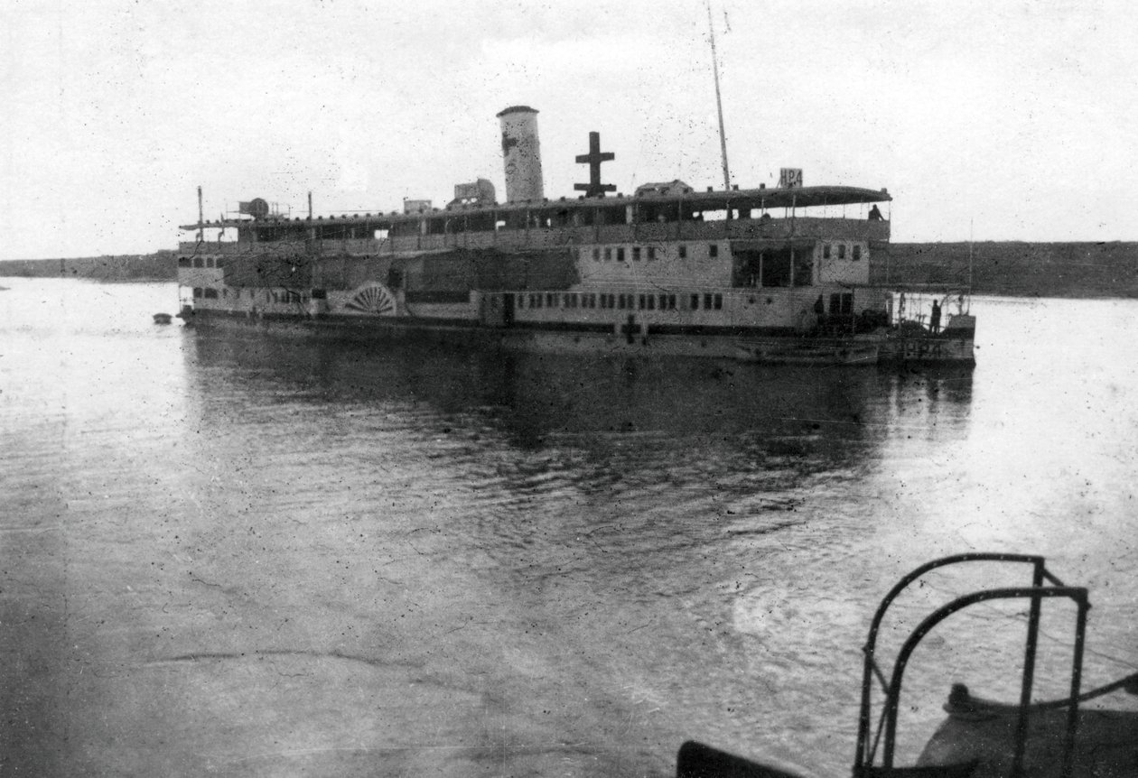 Rode Kruis rivierboot op de Tigris Rivier, Mesopotamië, WOI, 1918 door Unbekannt