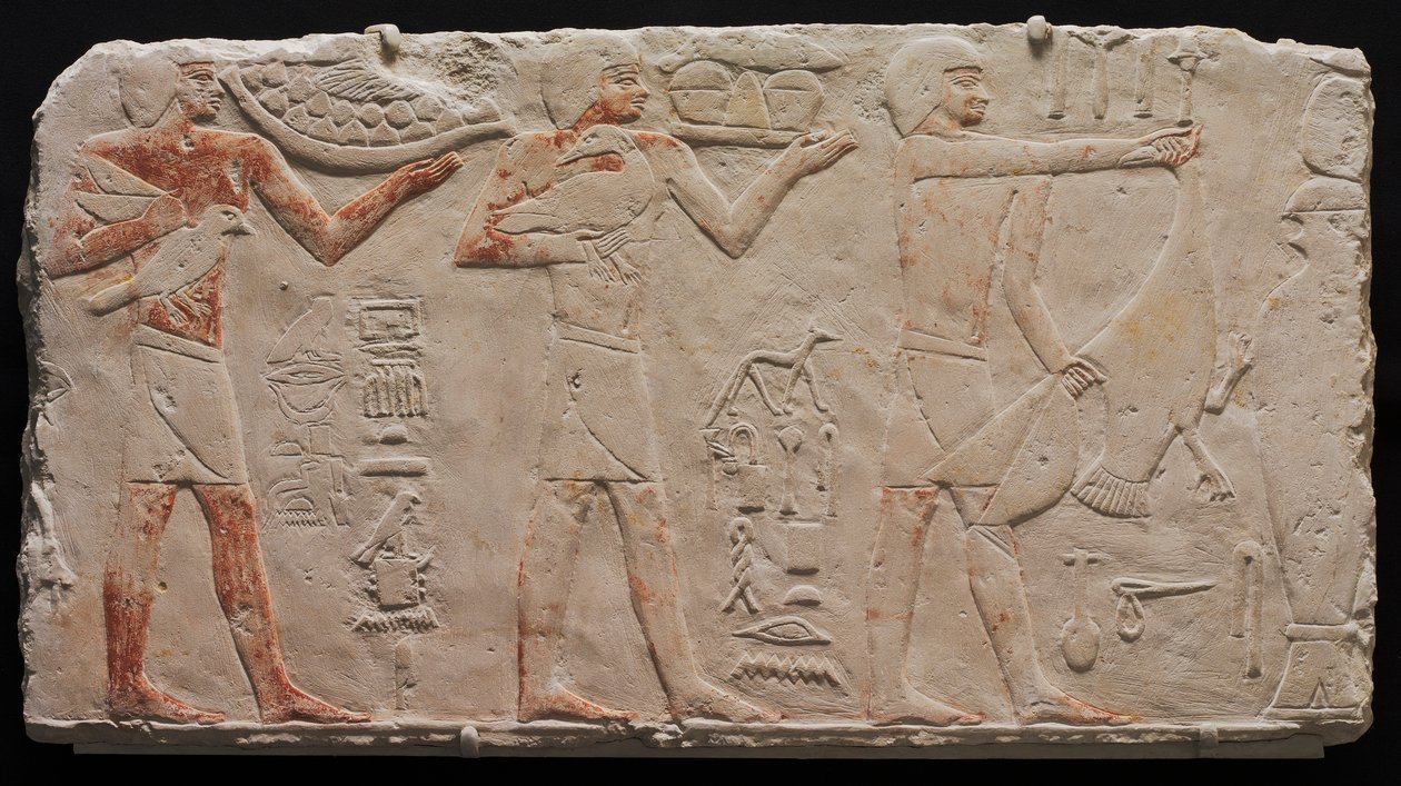 Reliëf van drie offerdragers, ca. 2311-2281 v.Chr. door Unbekannt