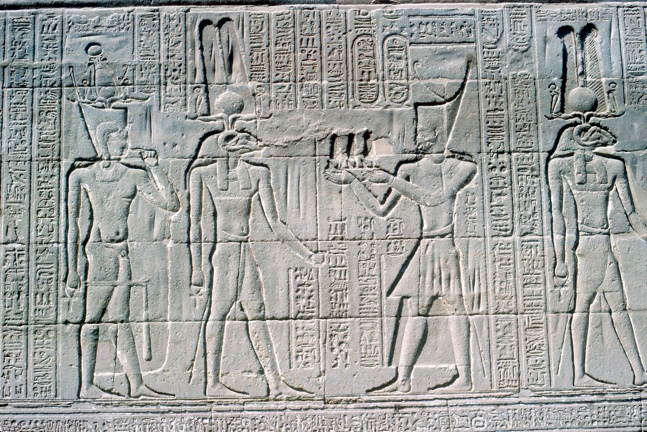 Reliëf van de farao voor Knum, Tempel van Khnum, Ptolemeïsche en Romeinse periodes door Unbekannt