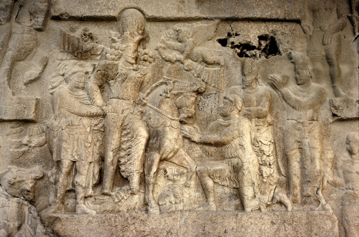 Rotsreliëf met de Sassanidische koning Shapur I, de Romeinse keizer Valerianus en Perzische generaals, 3e eeuw door Unbekannt