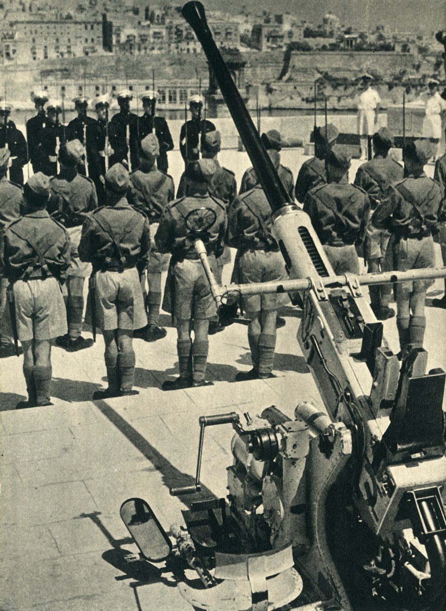 Royal Marines bij de parade ter viering van de succesvolle verdediging van Malta, Tweede Wereldoorlog, 1943-1944 door Unbekannt