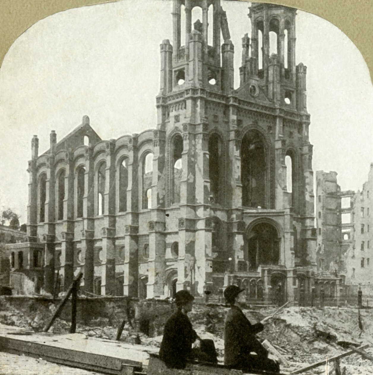 Ruïnes van de Joodse Synagoge op Sutter St., overleefde de grote aardbevingen van 1865 en 1868, 1906 door Unbekannt