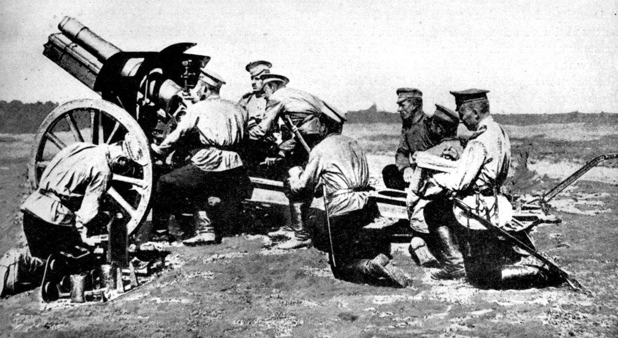 Russische houwitser bij oefenvuur, Eerste Wereldoorlog, 1914 door Unbekannt
