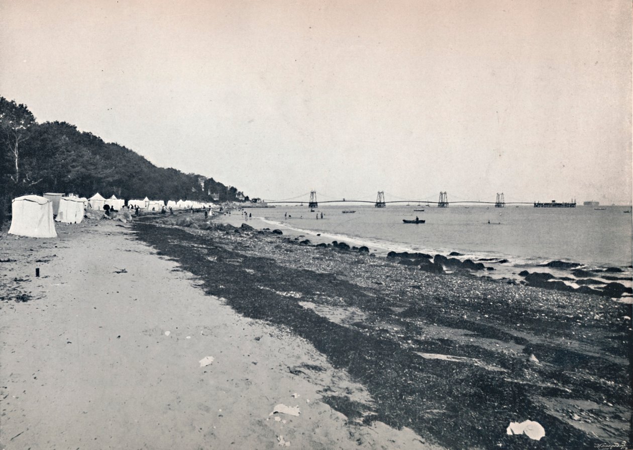 Zeezicht - Het badstrand en de hangbrug, 1895 door Unbekannt