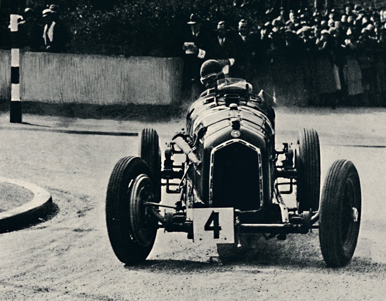 Slimme bocht in I.O.M. Race: De Hon. Brian Lewis, 1937 door Unbekannt