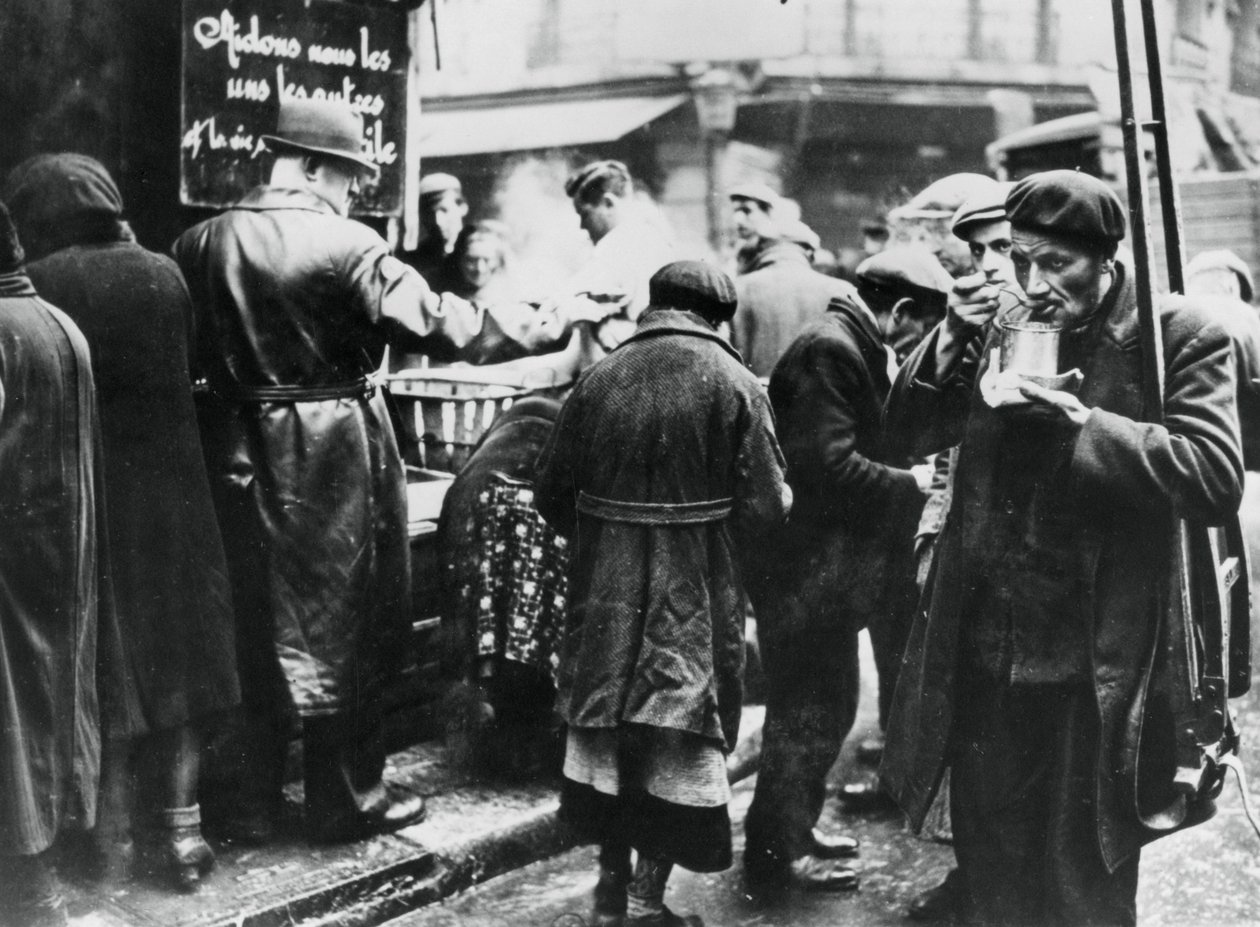 Soepkeuken voor de behoeftigen, les Halles, door Duitsland bezet Parijs, februari 1941 door Unbekannt