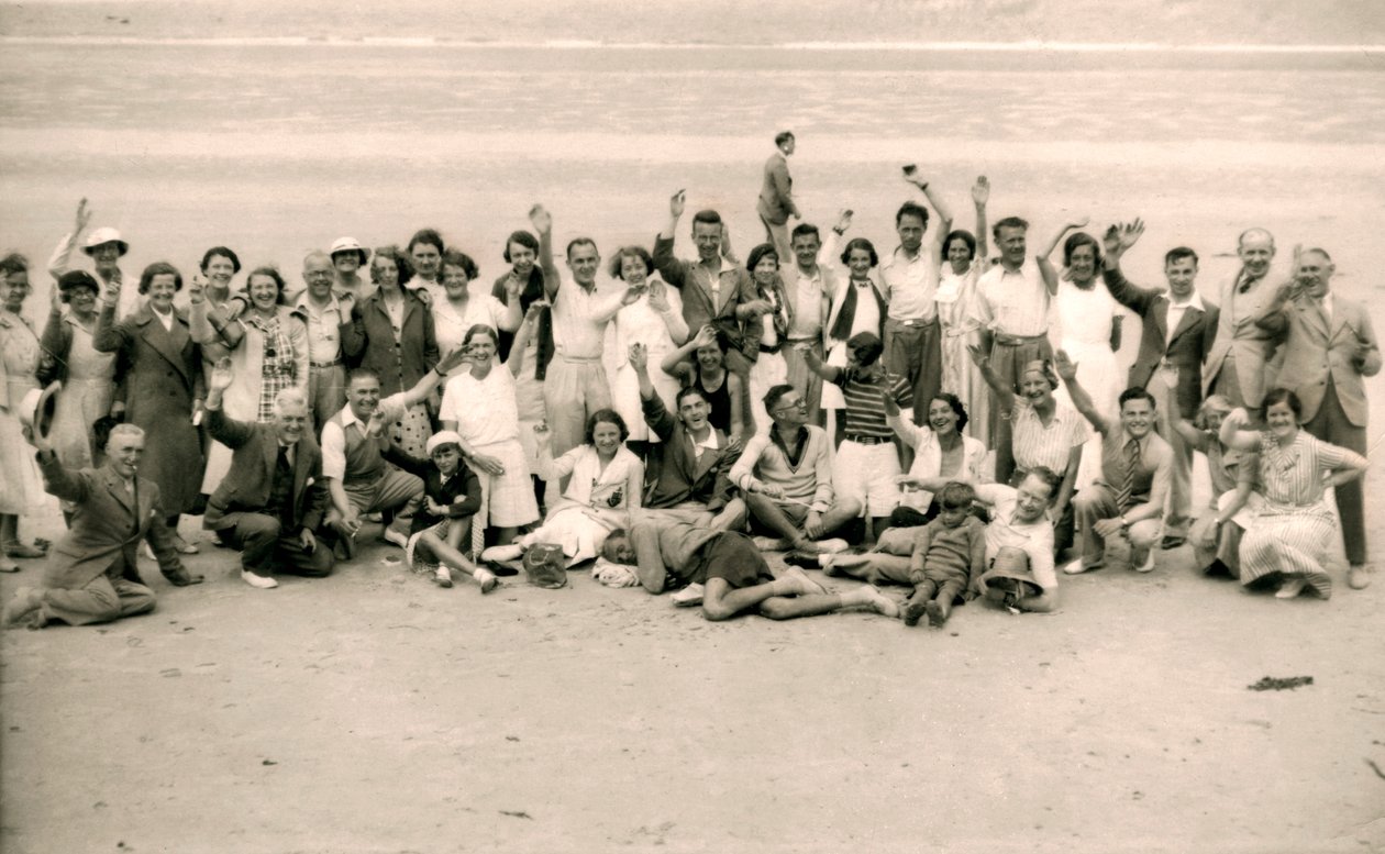 Sportdag voor het Gloucester Hotel-feest op La Publente Beach, Jersey, 1938 door Unbekannt