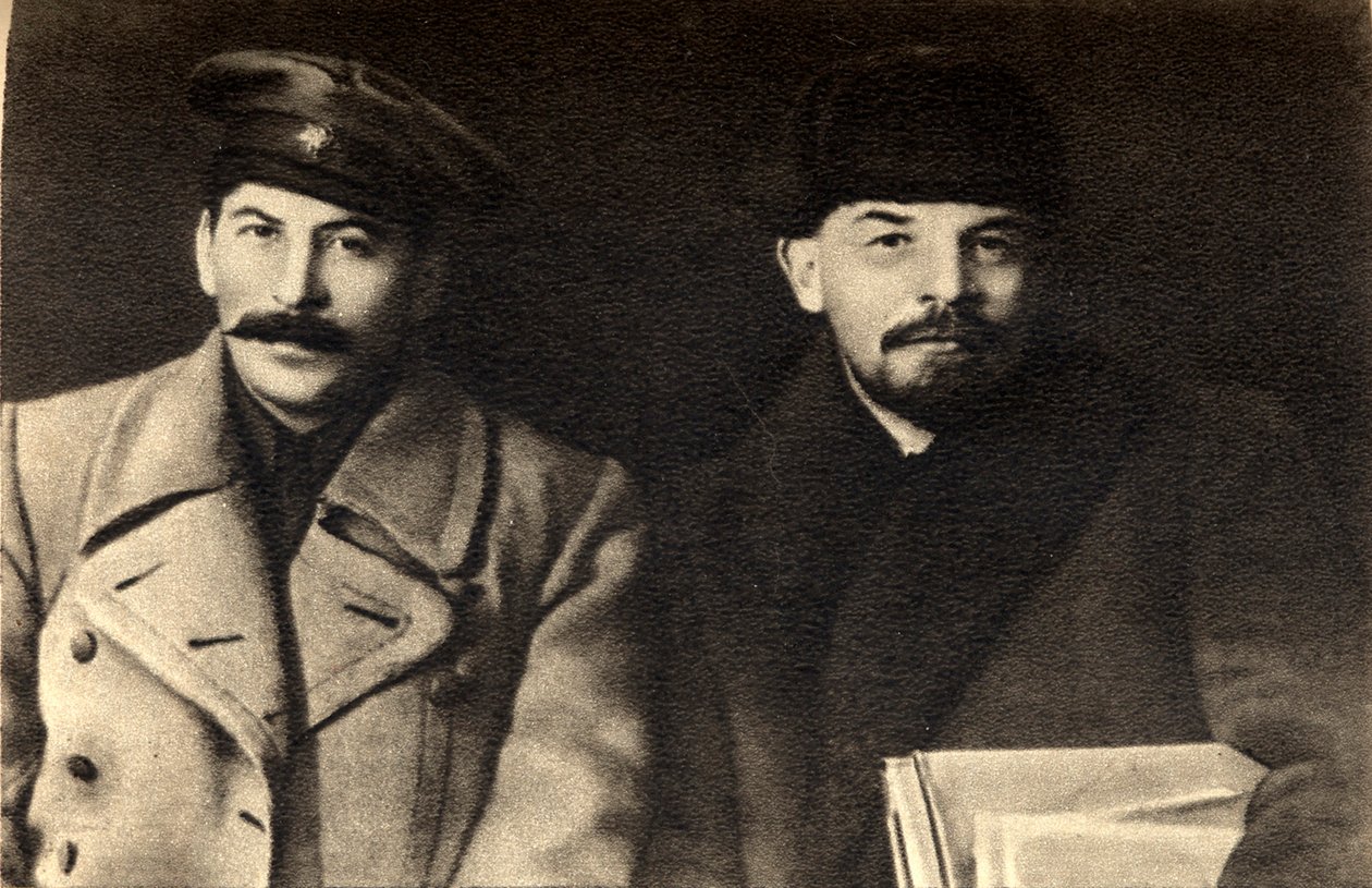 Stalin en Lenin, Russische bolsjewistische revolutionaire leiders, Moskou, Rusland, 1919 door Unbekannt