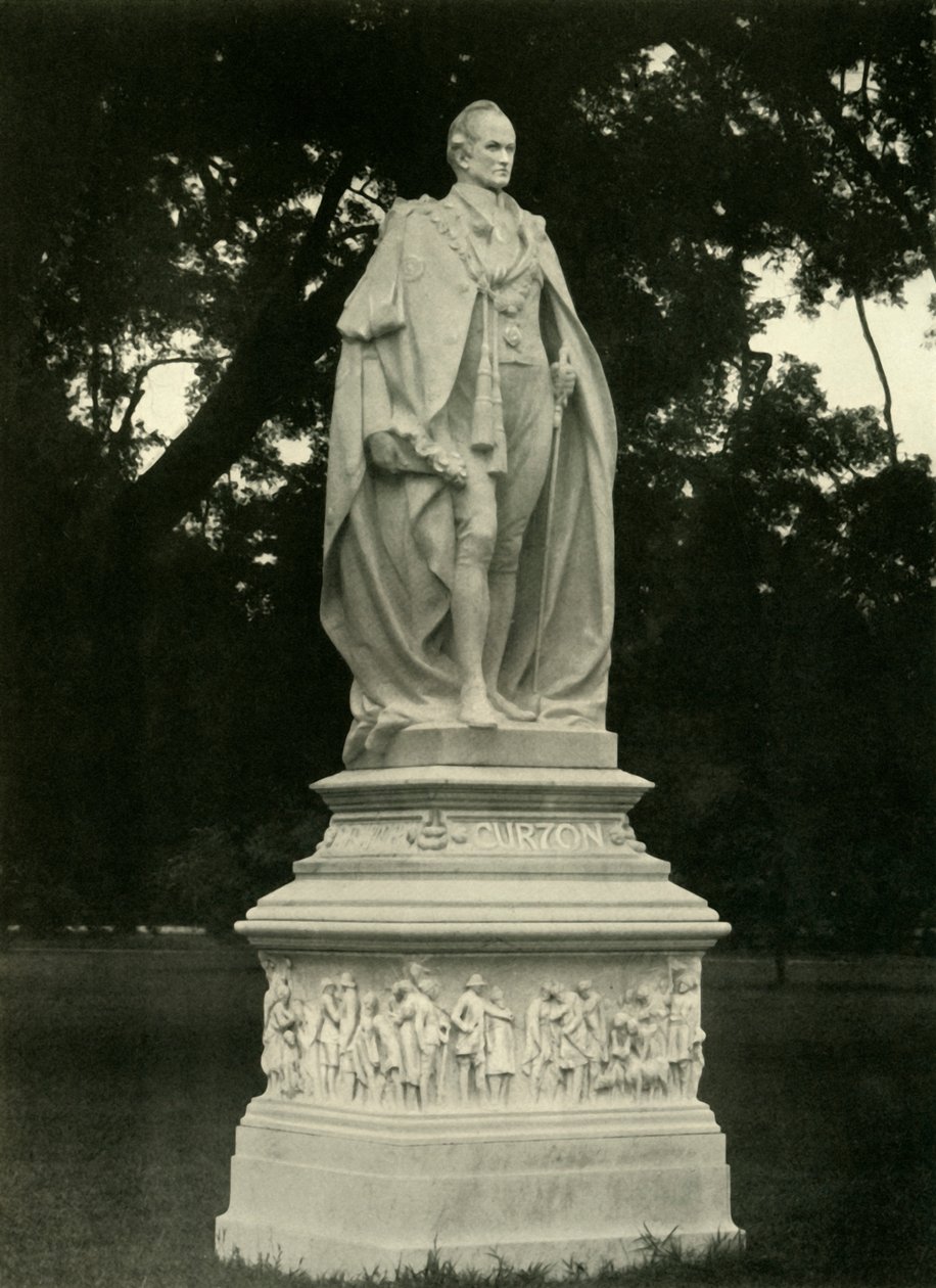 Standbeeld van Lord Curzon in de tuinen van Victoria Memorial Hall, 1925 door Unbekannt