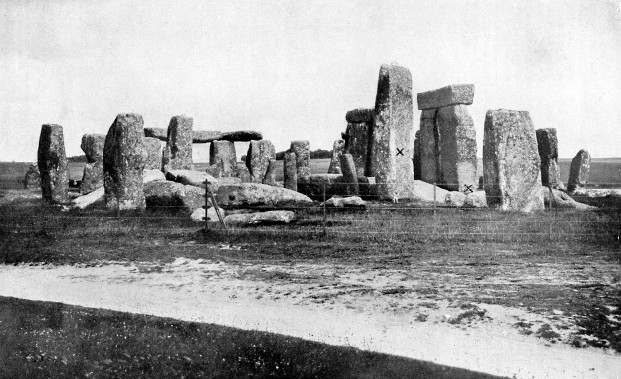 Stonehenge (na restauratie) door Unbekannt
