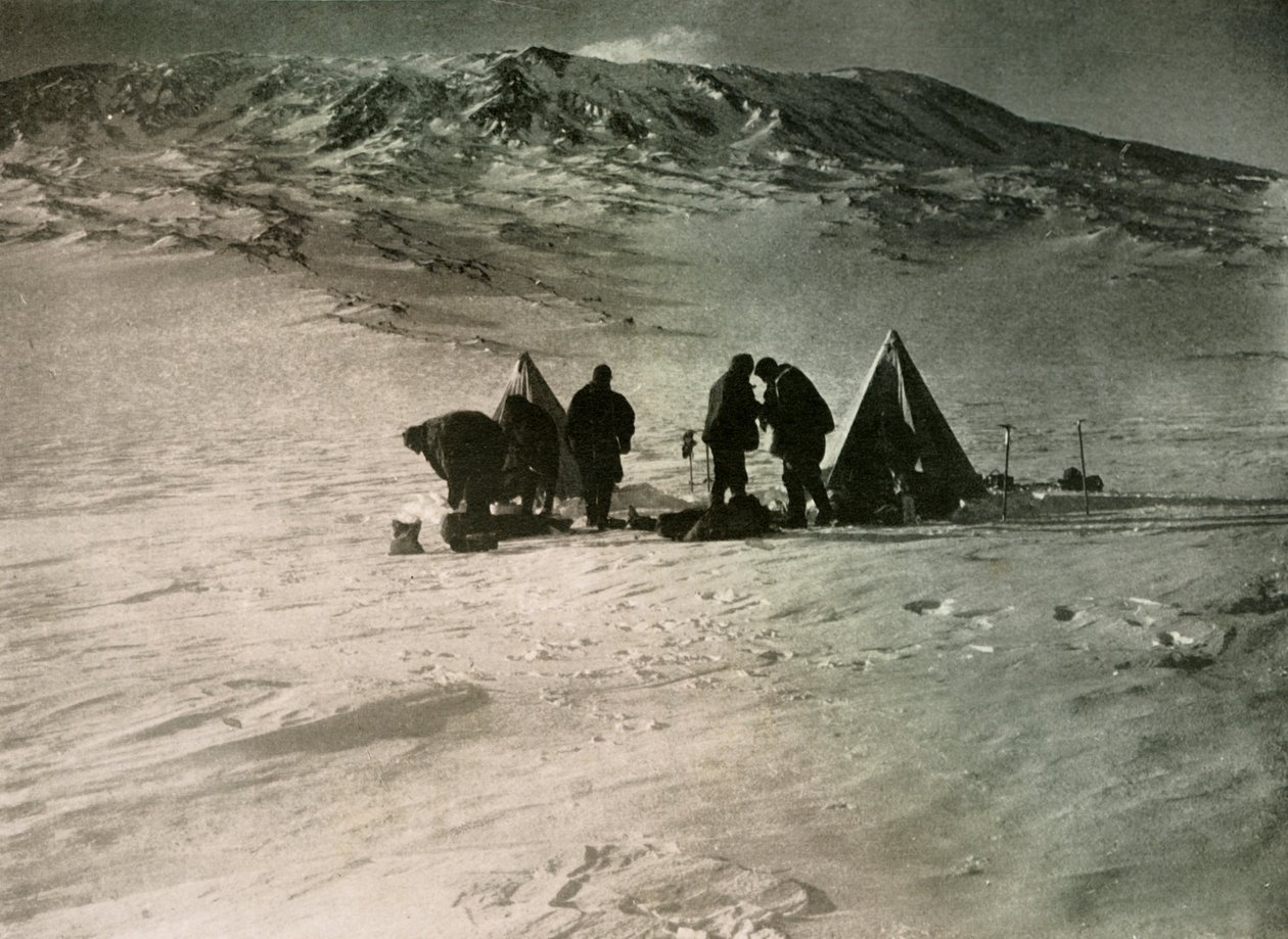 Het kamp 7000 voet op Mount Erebus, 1908, 1909 door Unbekannt