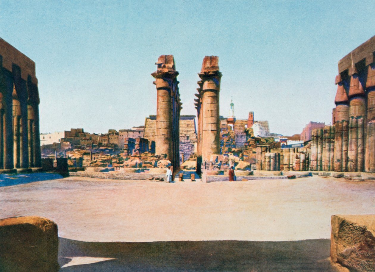 De zuilengang van Amenhotep III, Tempel van Luxor, Egypte door Unbekannt