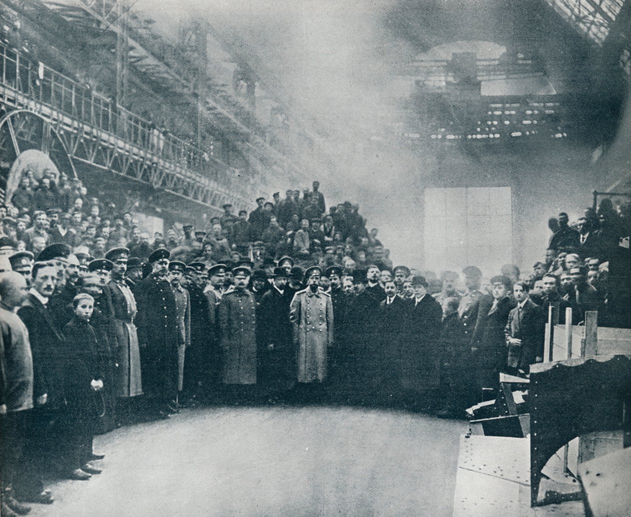 De Tsaar, genomen tussen de arbeiders bij de grote Putiloff Munitie- en Ingenieurswerken, 1914 door Unbekannt