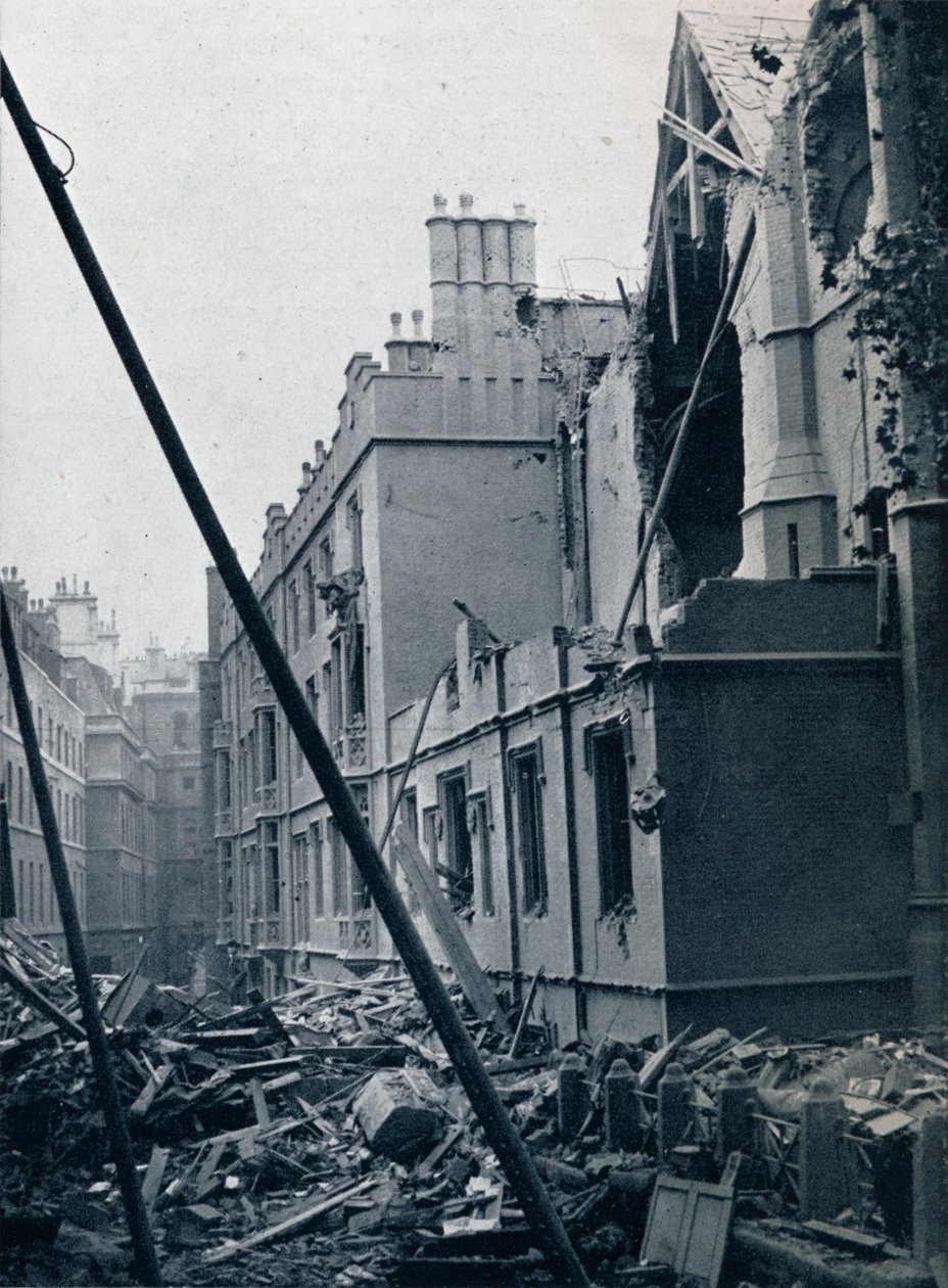 Het oostelijke einde van de Middle Temple Hall, 1941 door Unbekannt