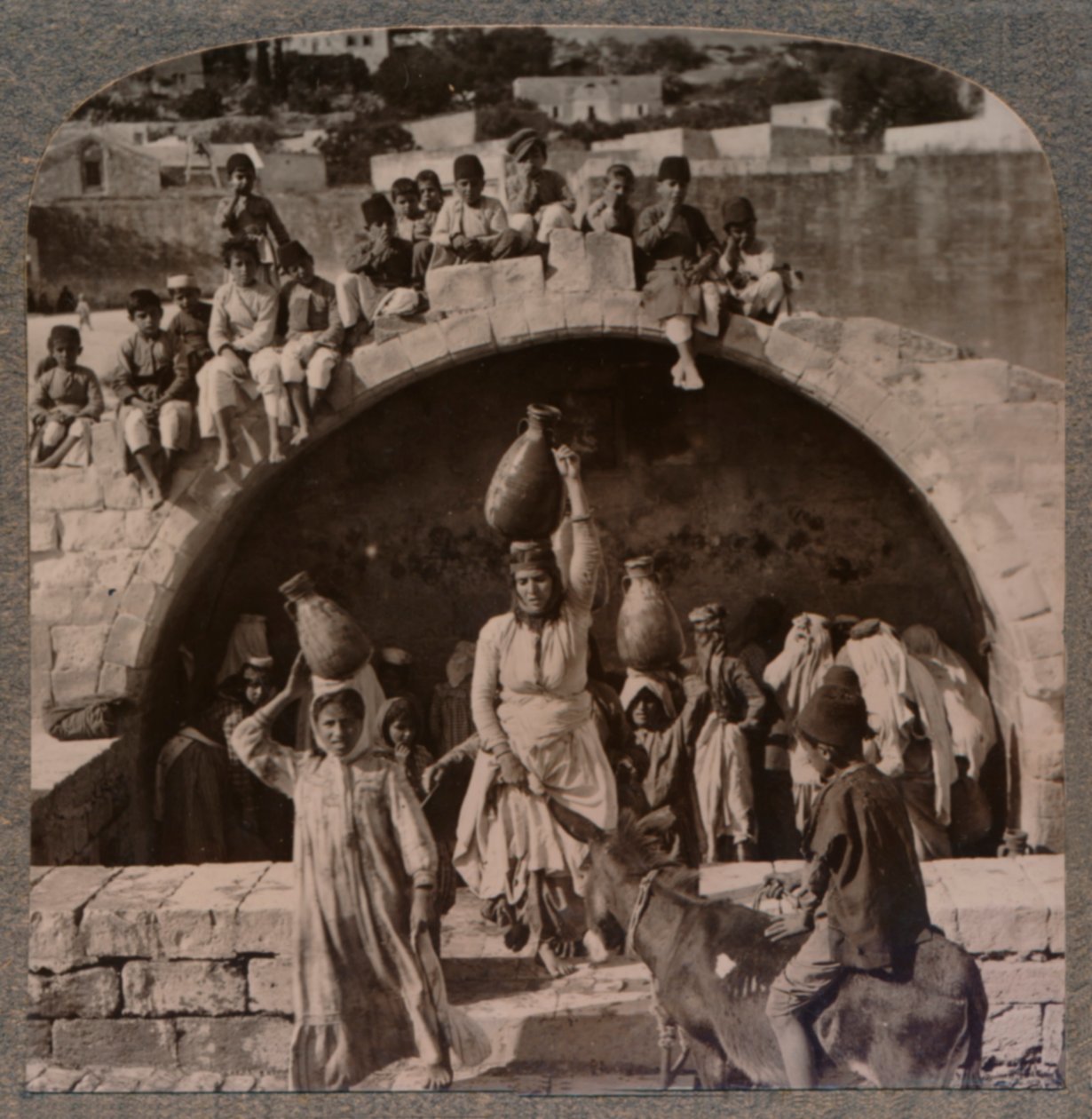 De fontein van de Maagd, Nazareth, ca. 1900 door Unbekannt