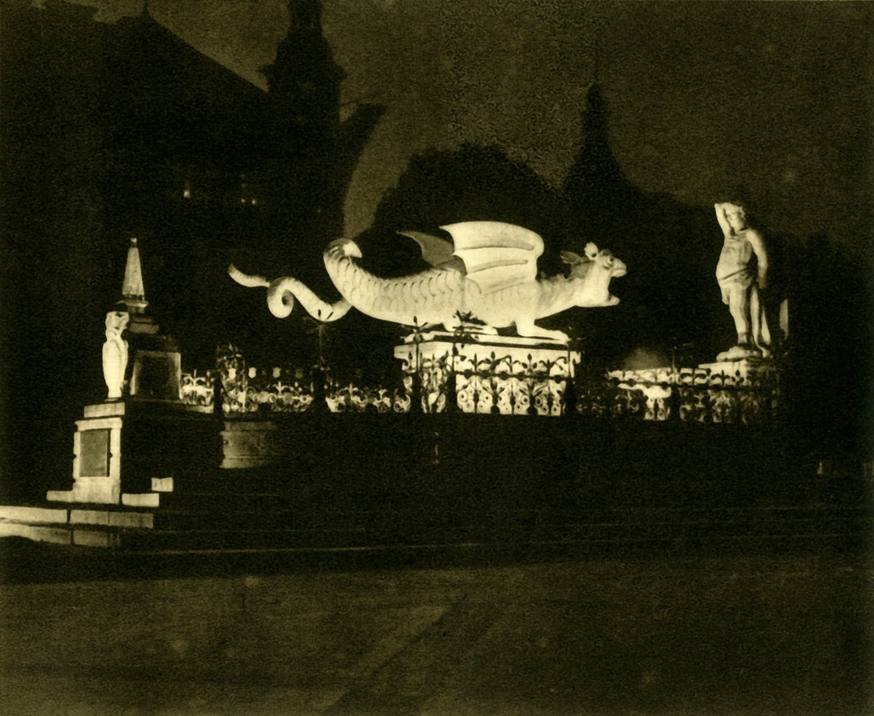 De Lindwurmfontein, Klagenfurt, Oostenrijk, ca. 1935 door Unbekannt