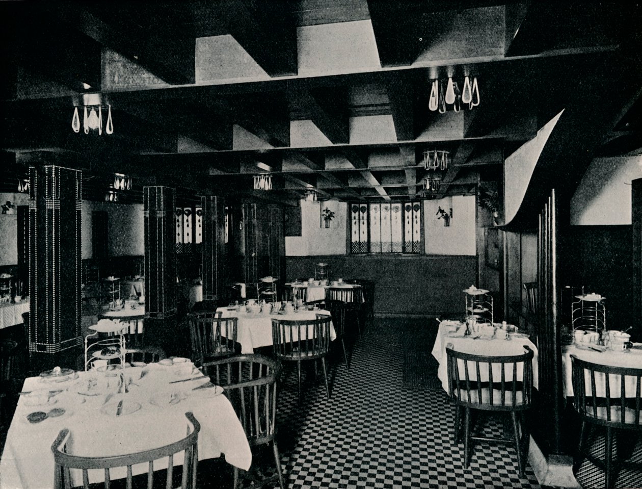 De oude keuken in Miss Cranstons theehuis, Argyle Street, Glasgow, c1906 door Unbekannt