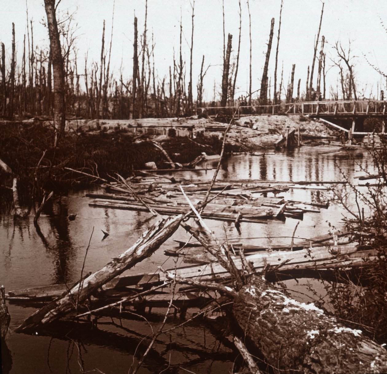 De rivier Ailette, Noord-Frankrijk, ca. 1914-ca. 1918 door Unbekannt