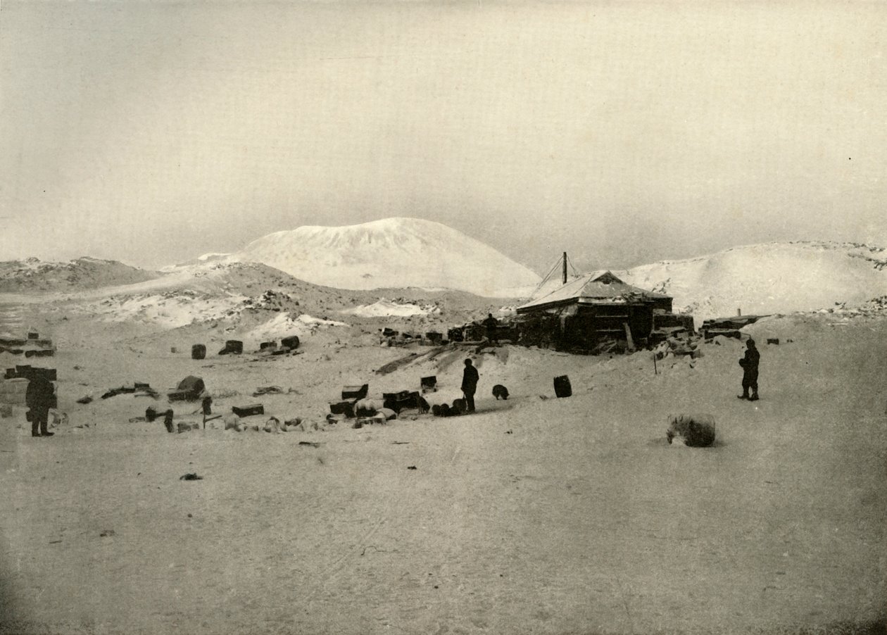 De Winterkwartieren. Met Mount Erebus op de achtergrond, ca. 1908, 1909 door Unbekannt