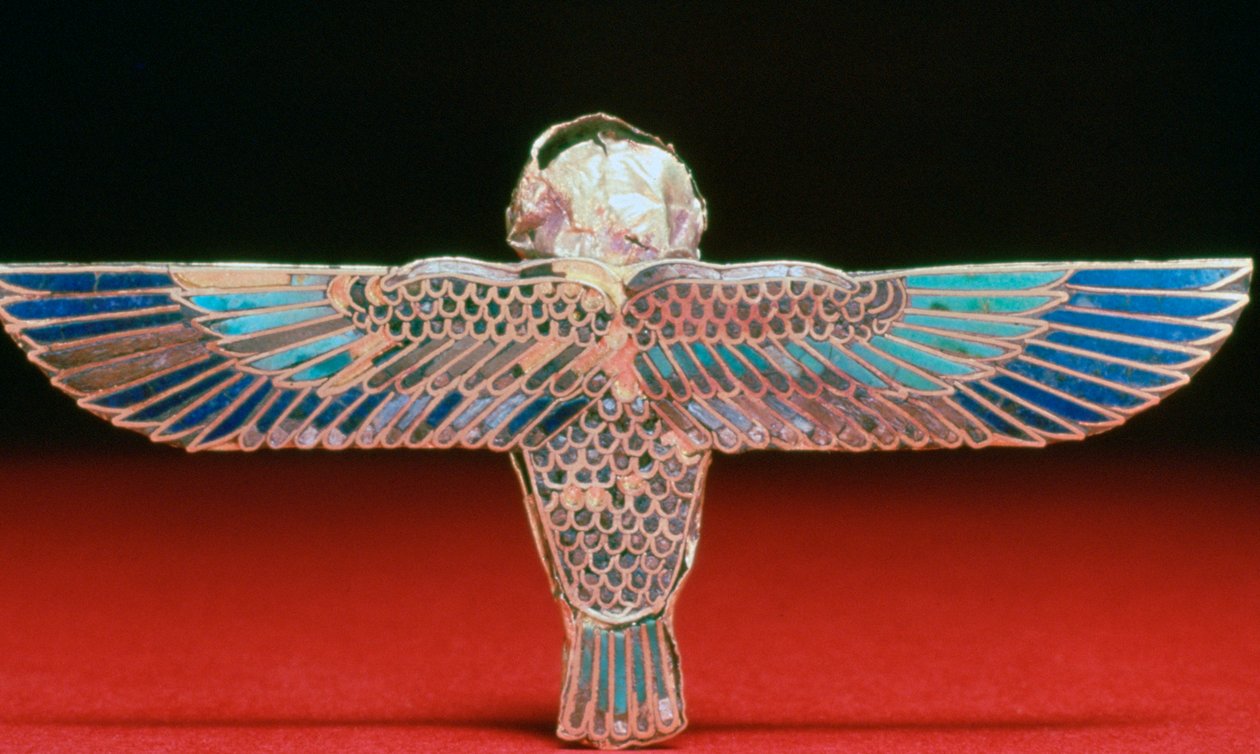 De achterkant van een gouden gevleugelde ba-amulet, Ptolemaeïsche periode, Egypte door Unbekannt