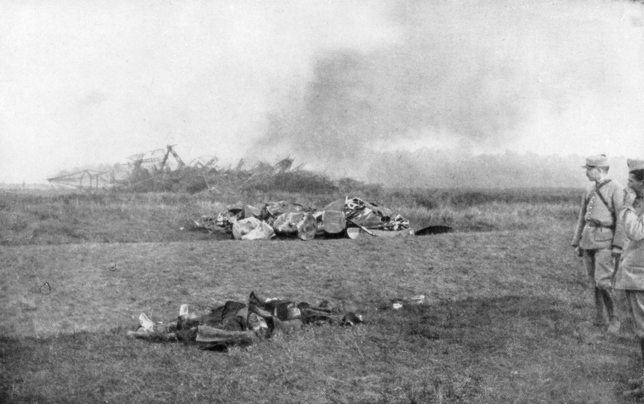 Het wrak van Zeppelin LZ93 L44, St Clement, Frankrijk, 20 oktober 1917 door Unbekannt