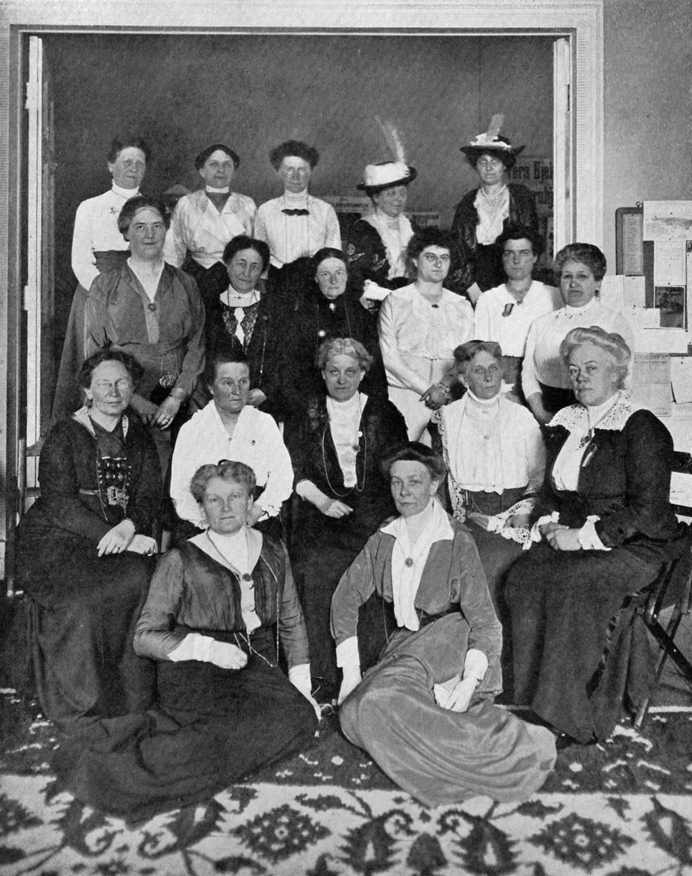 De internationale bijeenkomst van de vrouwenkiesrechtwerkers, 1914, ca. 1920 door Unbekannt