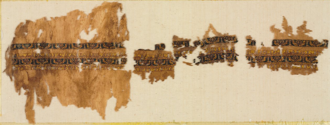 Tiraz met goud, waarschijnlijk van een brede mouw, 1013-1020 door Unbekannt