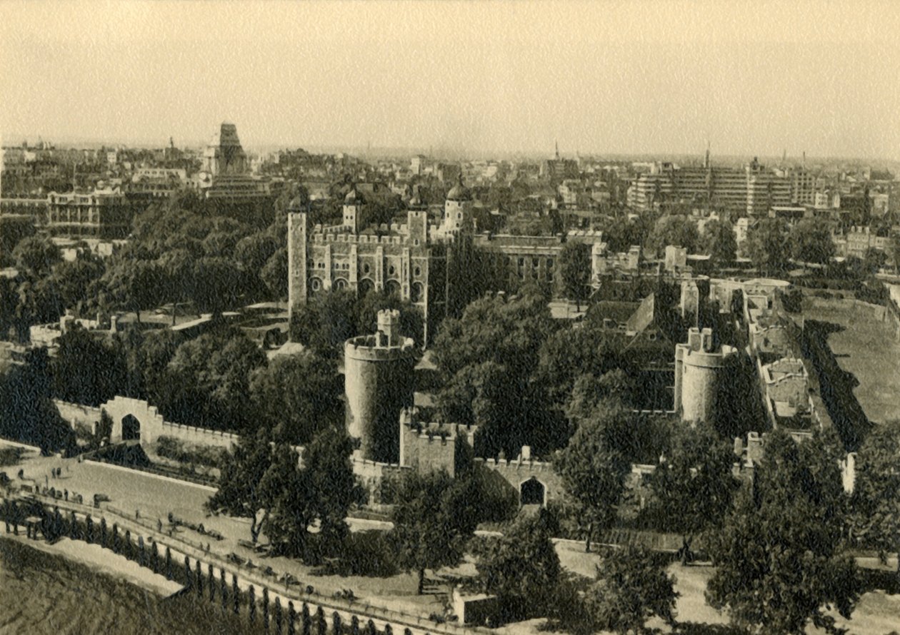 Tower of London. Algemeen uitzicht vanuit het zuiden, ca. 1920 door Unbekannt