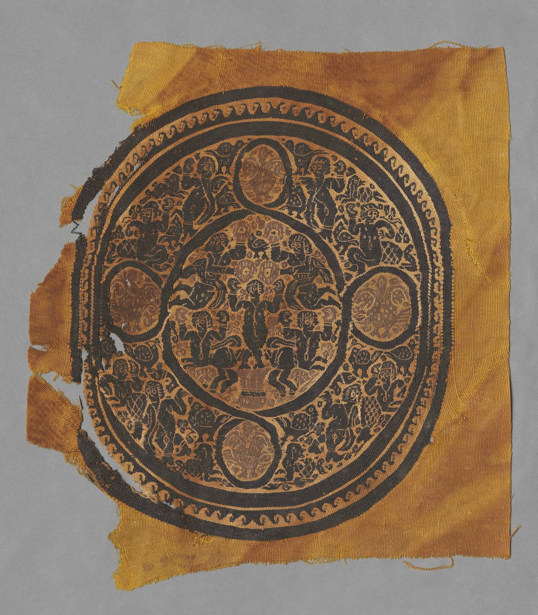 Tuniek Fragment met Segmentum, 400s - 600s door Unbekannt