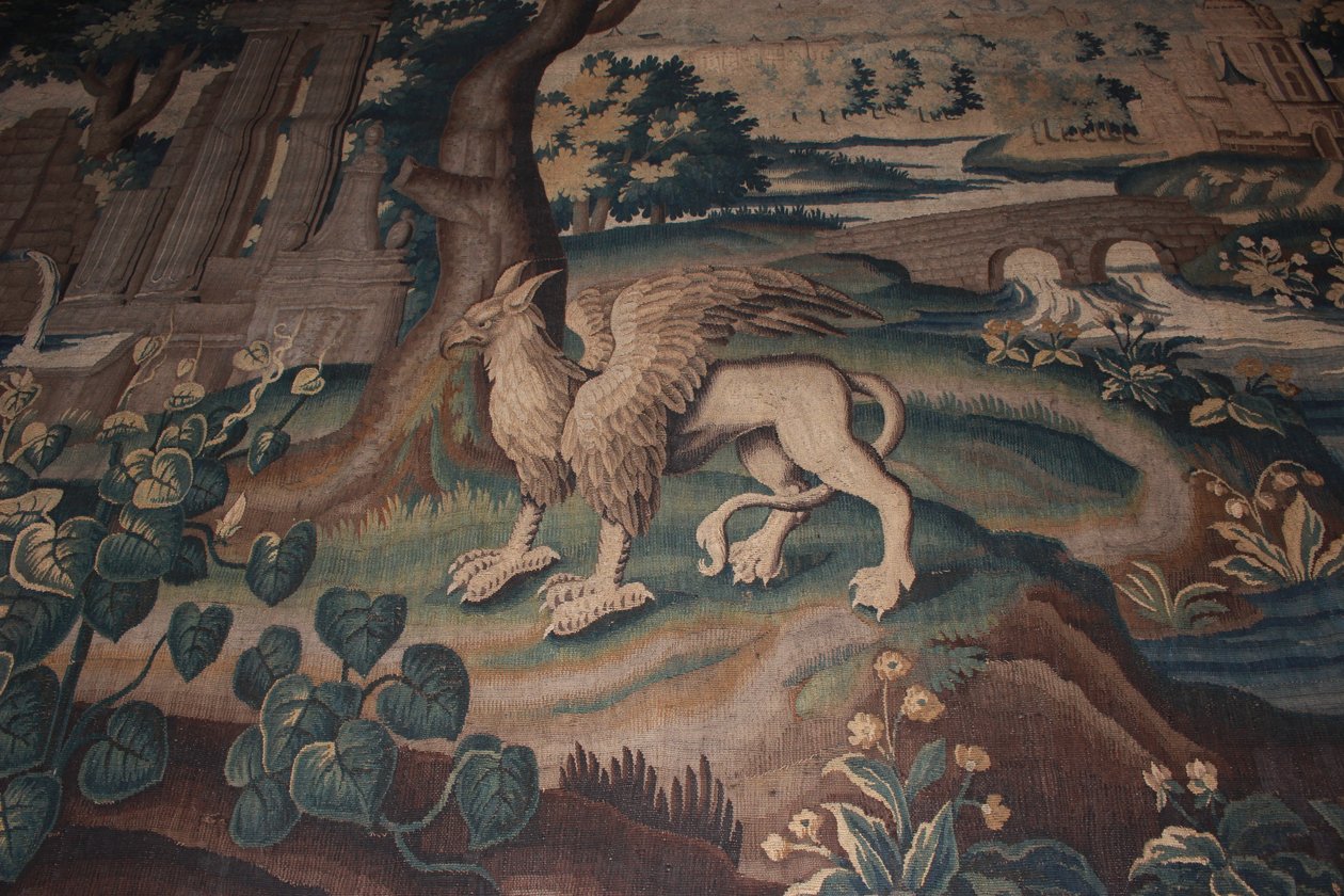 Groen met giraffe, tapijt van Aubusson - details fantastisch dier door Unbekannt