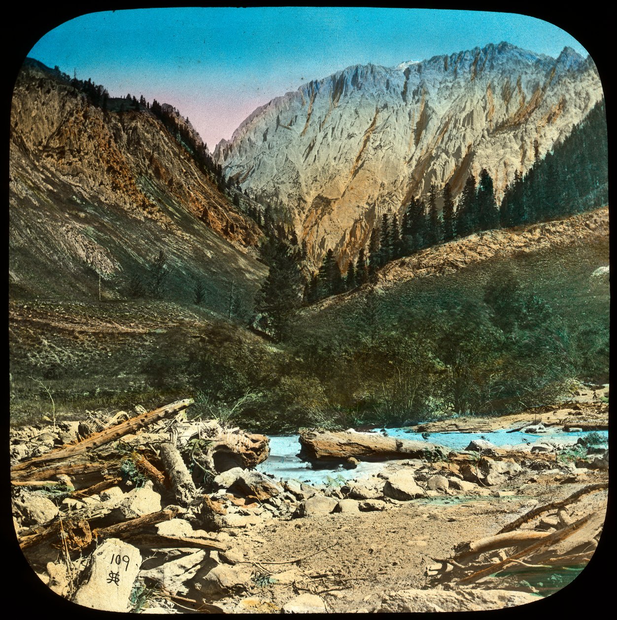 Uitzicht tussen Sonamarg en Baltal, Kasjmir, India, late 19e of vroege 20e eeuw door Unbekannt