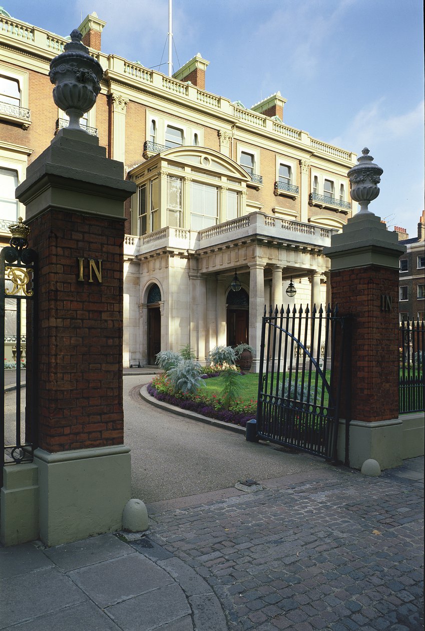 Exterieur van de ingang van Hertford House, Manchester Square, Londen door Unbekannt Unbekannt