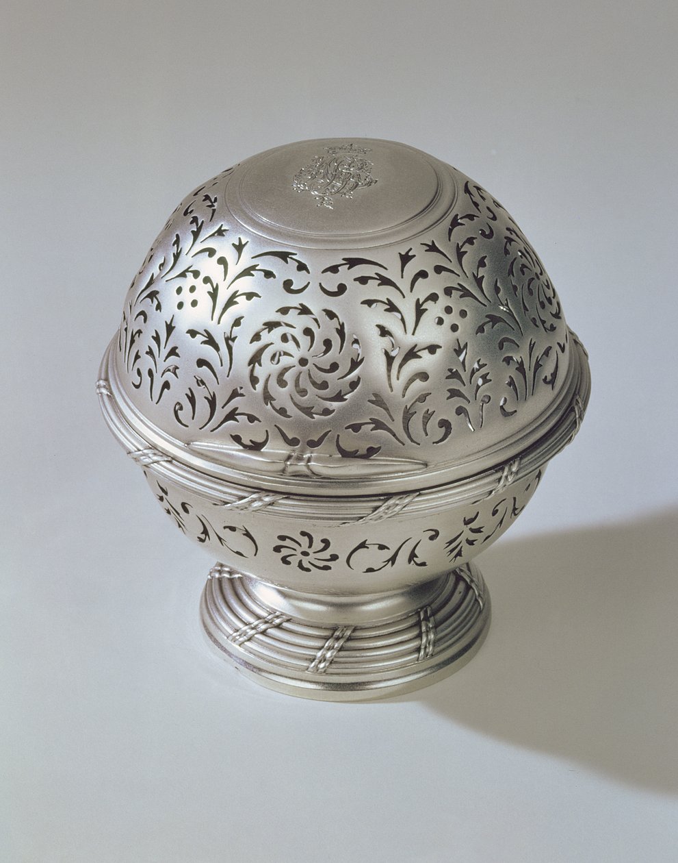 Zeepdoos, onderdeel van een set met kan en kom, door Francis Riel, Parijs, 1771 door Unbekannt Unbekannt