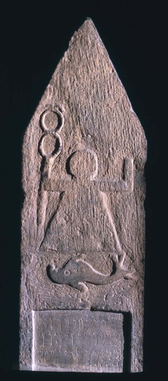 Votief stele die Tanit, godin van Carthago, afbeeldt met een caduceus en een dolfijn en een inscriptie eronder, Fenicisch, uit Tophet El-Horfa, Algerije, 2e-1e eeuw v.Chr. door Unbekannt