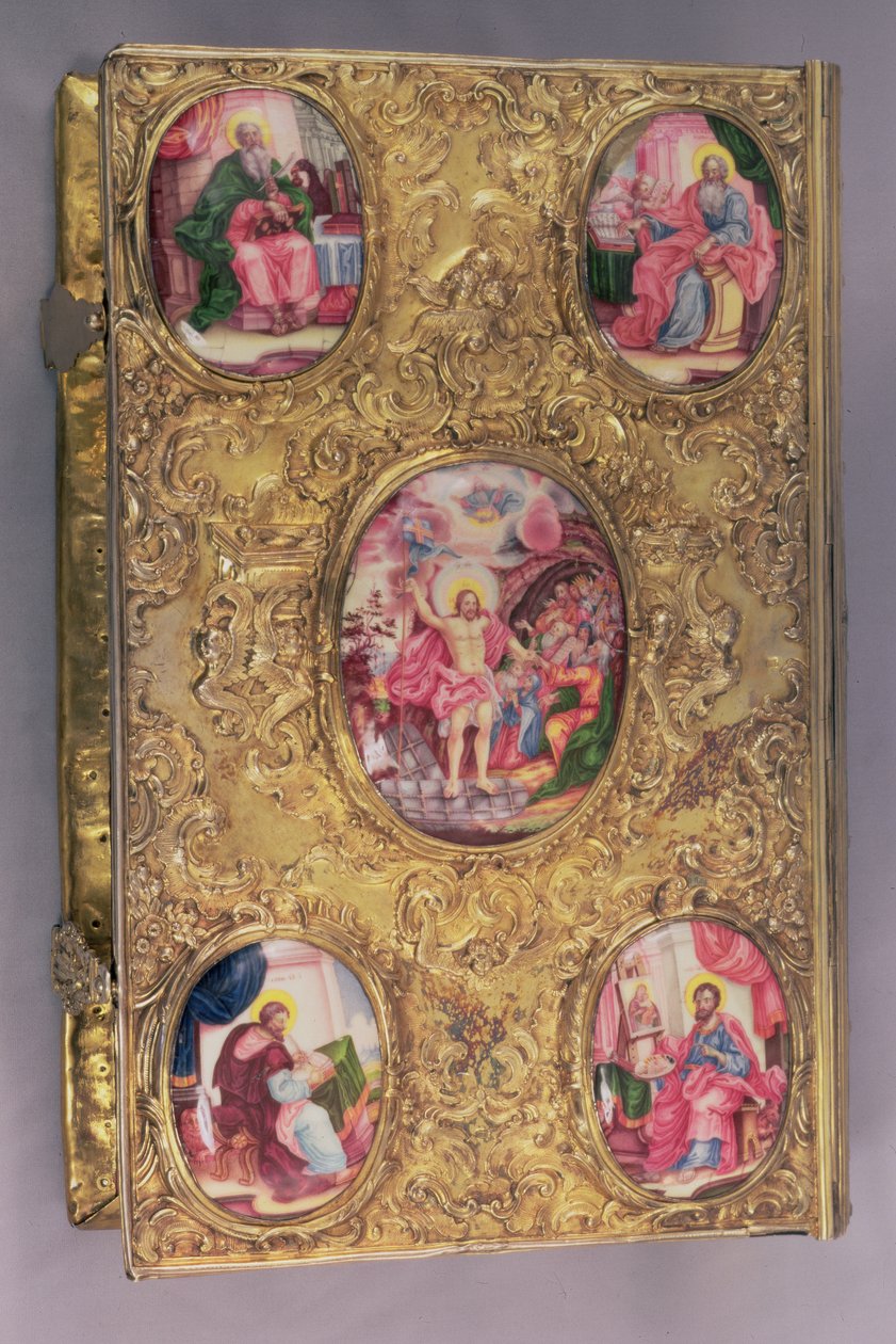 Altaar Evangelie van uitgebreid bewerkt zilver ingelegd met emaille medaillons, het centrale medaillon toont de Opstanding, met vier hoekmedaillons die de vier Evangelisten afbeelden, door Pyotr Afinogenov, Moskou door Unbekannt