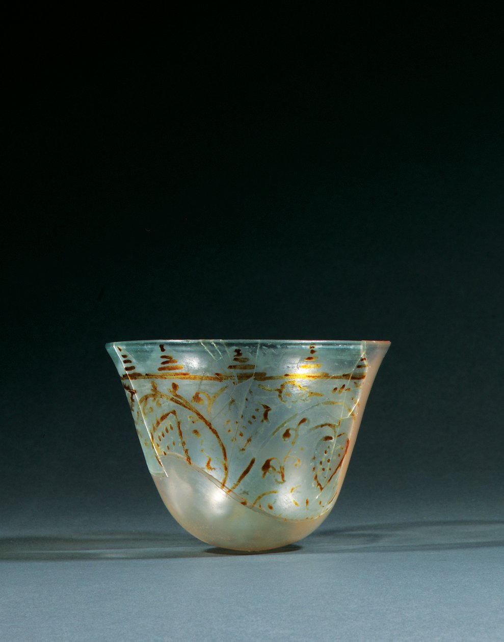 Fatimid lustre geschilderde fragmentarische beker, 10e - 11e eeuw door Unbekannt