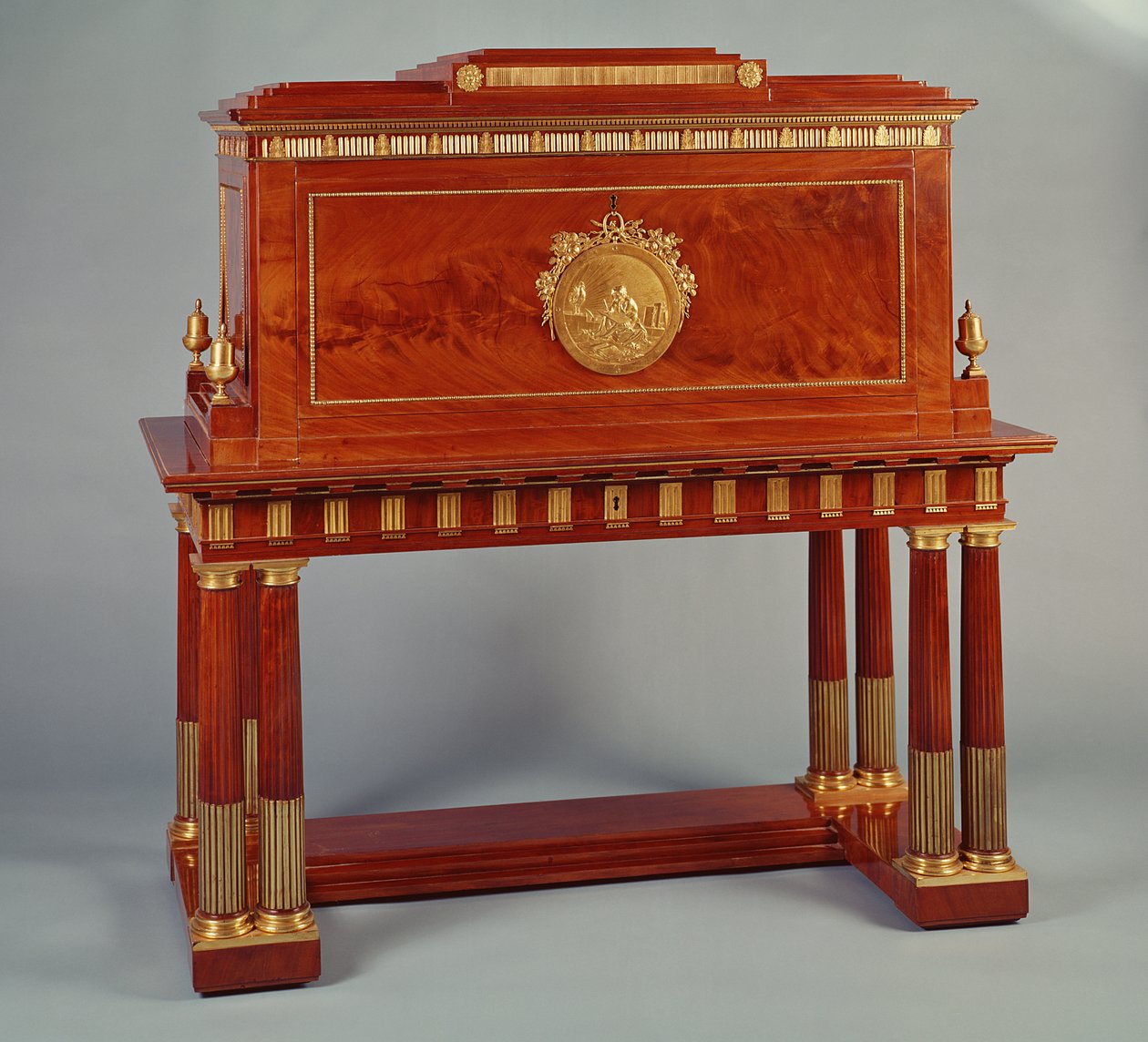 Keizerlijke mahonie secretaire, door David Roentgen (1743-1807), Duits door Unbekannt