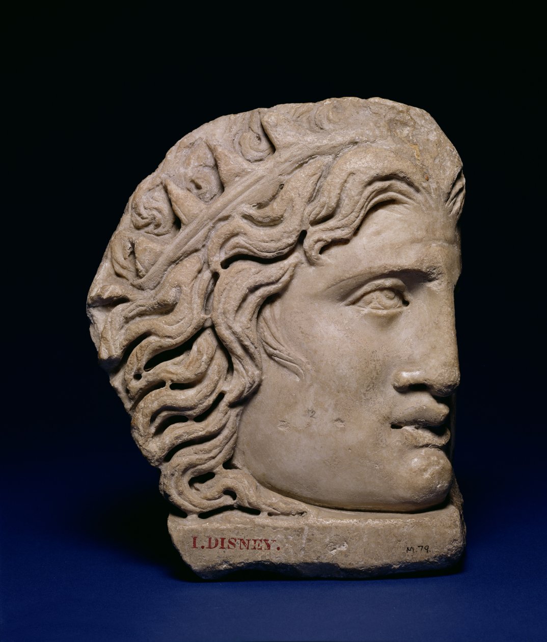 Masker van Helios, hoekmasker van een sarcofaagdeksel, Romeins, 4e eeuw door Unbekannt