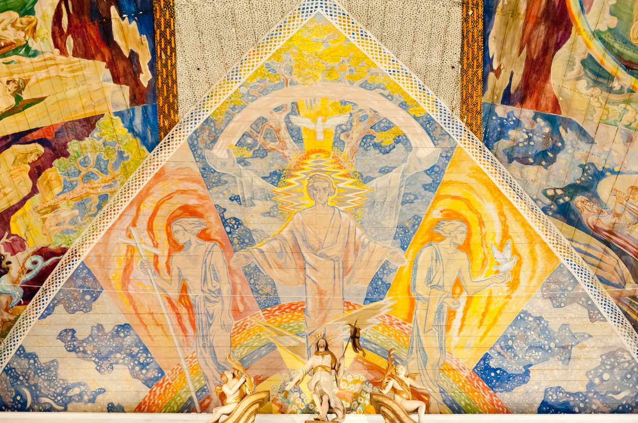 Moderne kunst; kleurrijk plafondschilderij door Lou Mohr; 