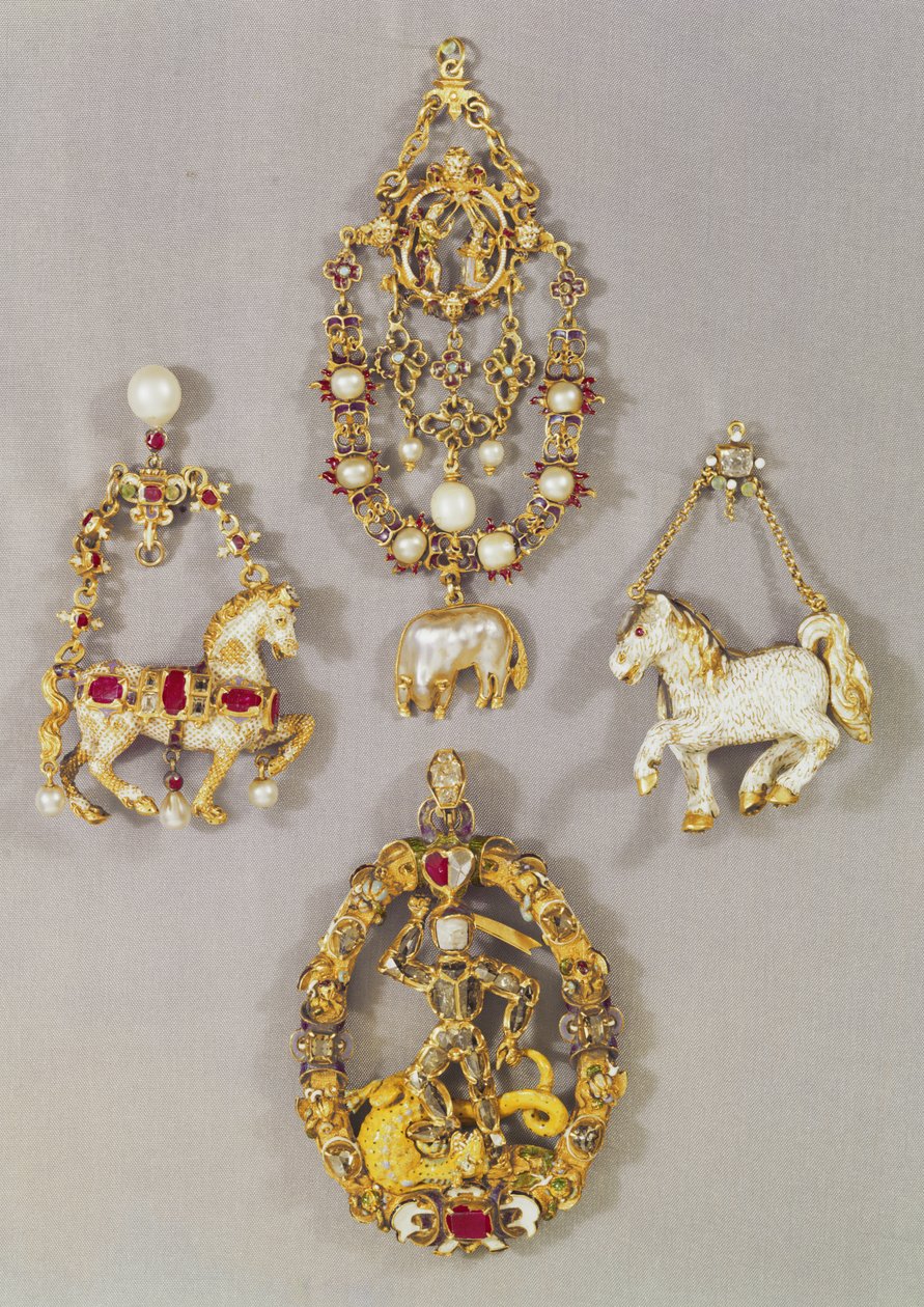 Renaissance sieraden: Insigne van de orde van het Gulden Vlies en annunciatie, eind 16e eeuw; Hanger in de vorm van een hengst, eind 16e eeuw; Spaanse hanger in de vorm van een paard, eind 16e eeuw door Unbekannt