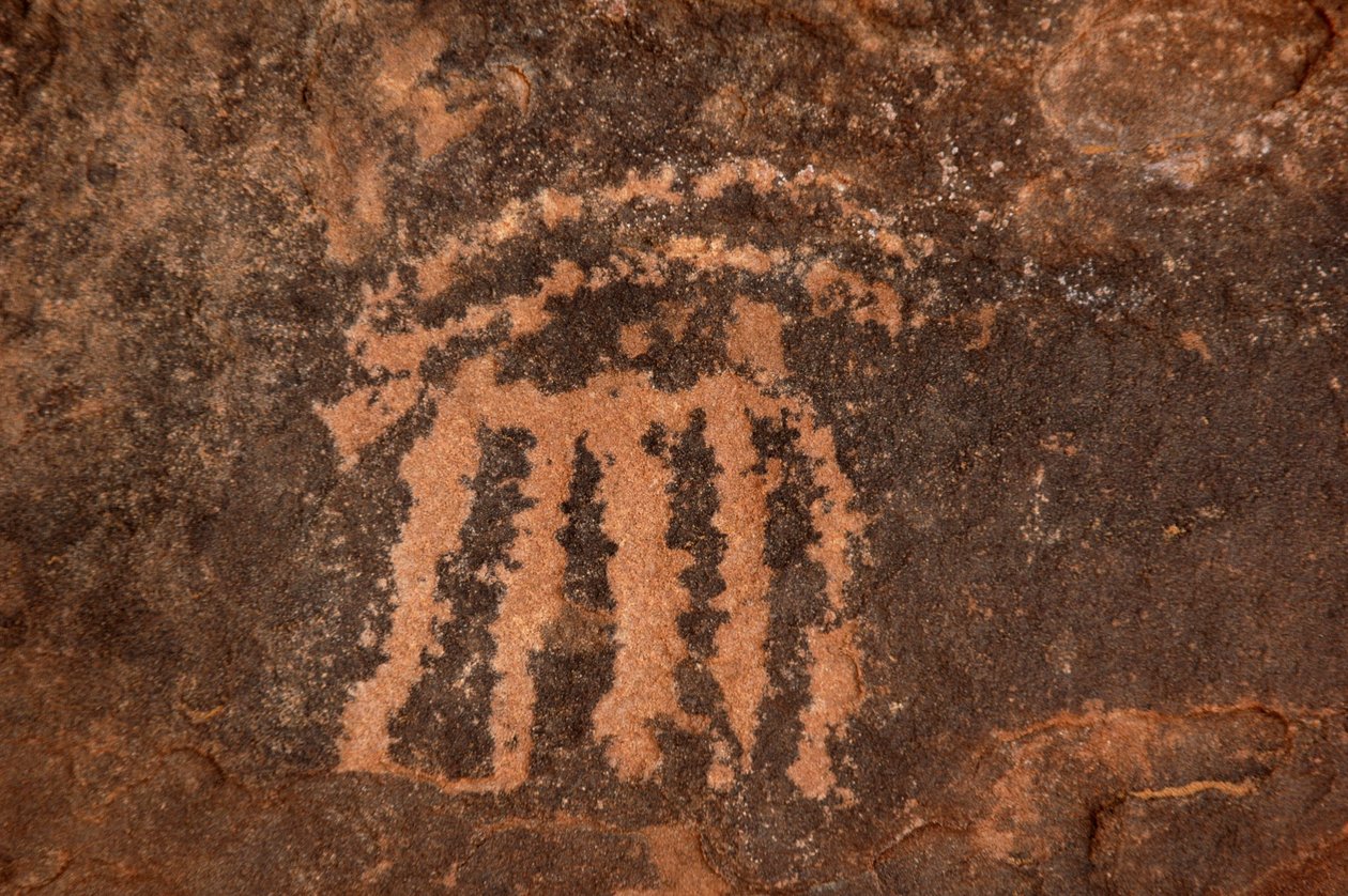 Rotstekeningen, Prehistorie: Gravure van een oryxantilope in het Uweinat-massief, Egypte. (Periode van 8000 tot 3000 jaar v.Chr.). Fotografie door Unbekannt