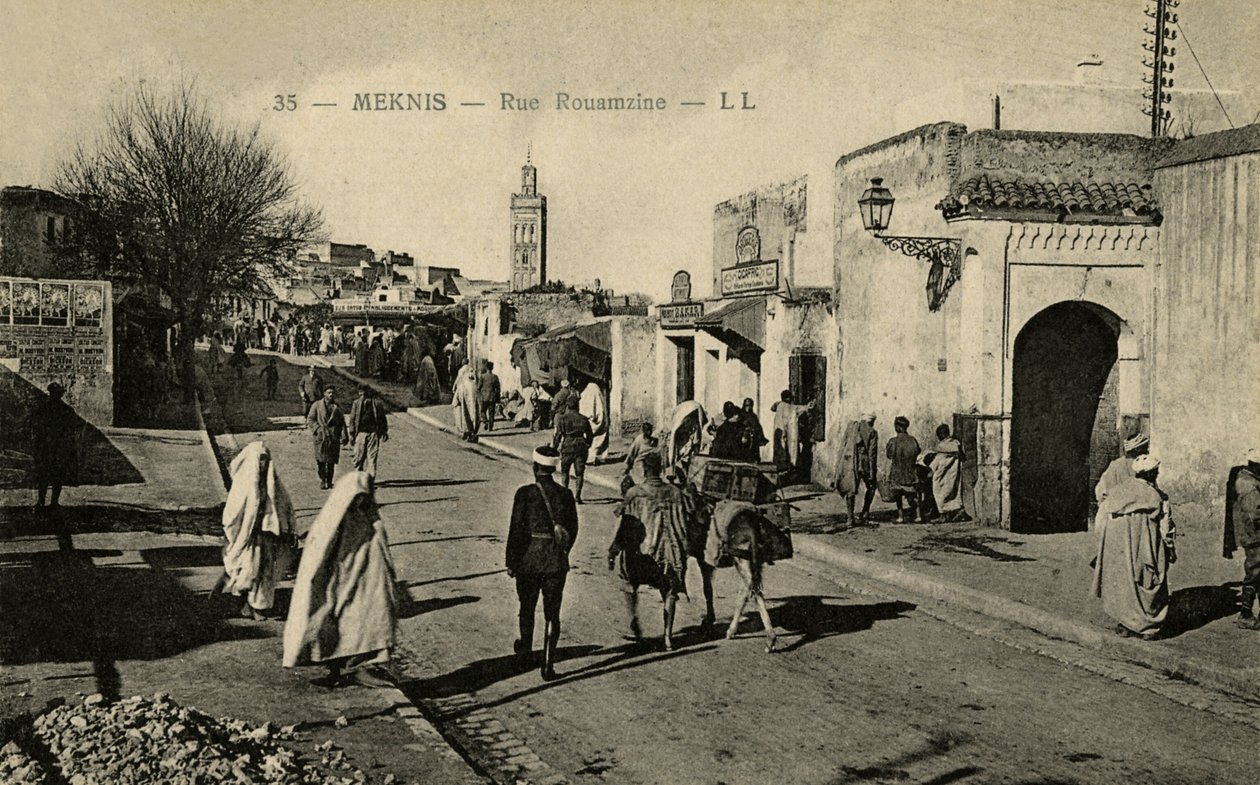 Rue Rouamzine in Meknes, Marokko door Unbekannter Künstler