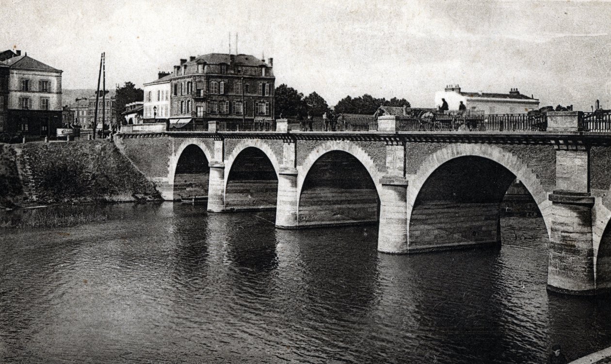 Uitzicht op de brug van de Marne in Epernay, Marne - ansichtkaart ca. 1910 Privécollectie door Unbekannter Künstler