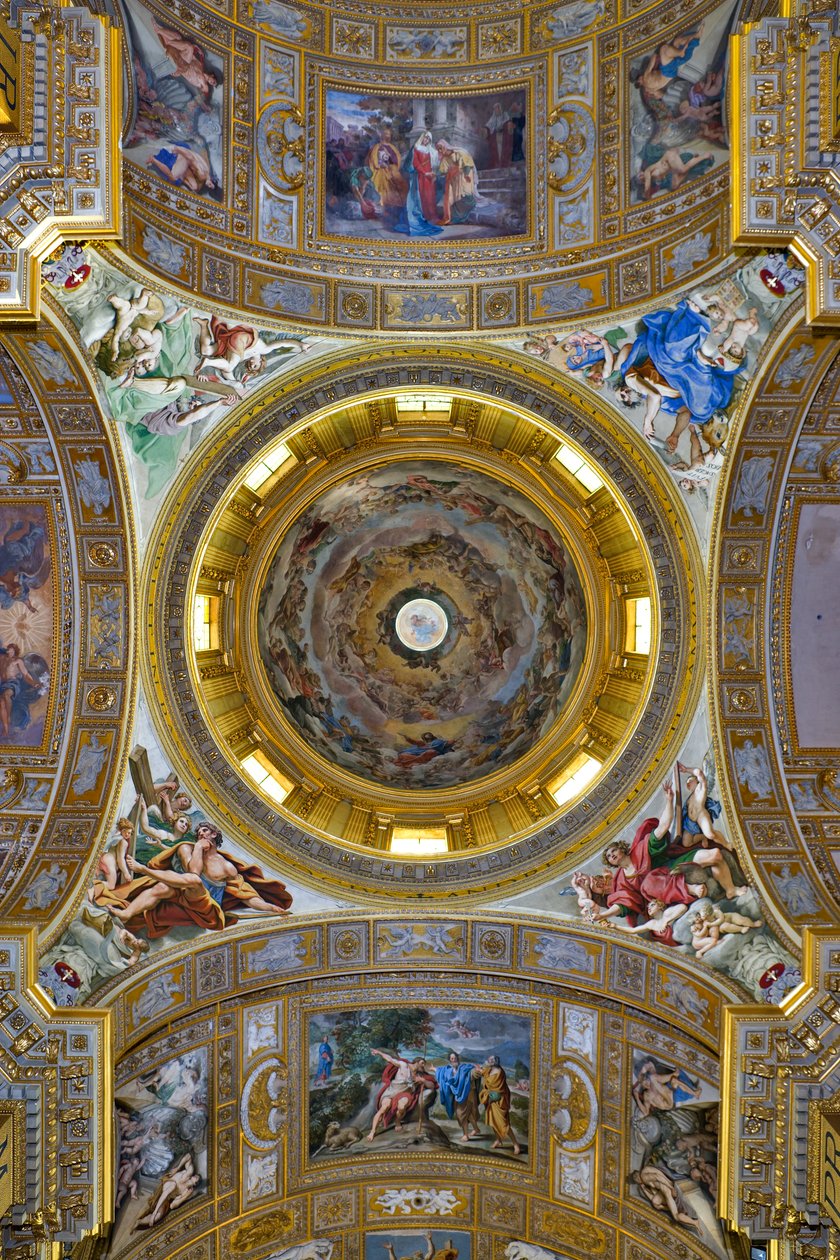 Zicht op het transept, plafond met de pendentieven en de koepel, Sant