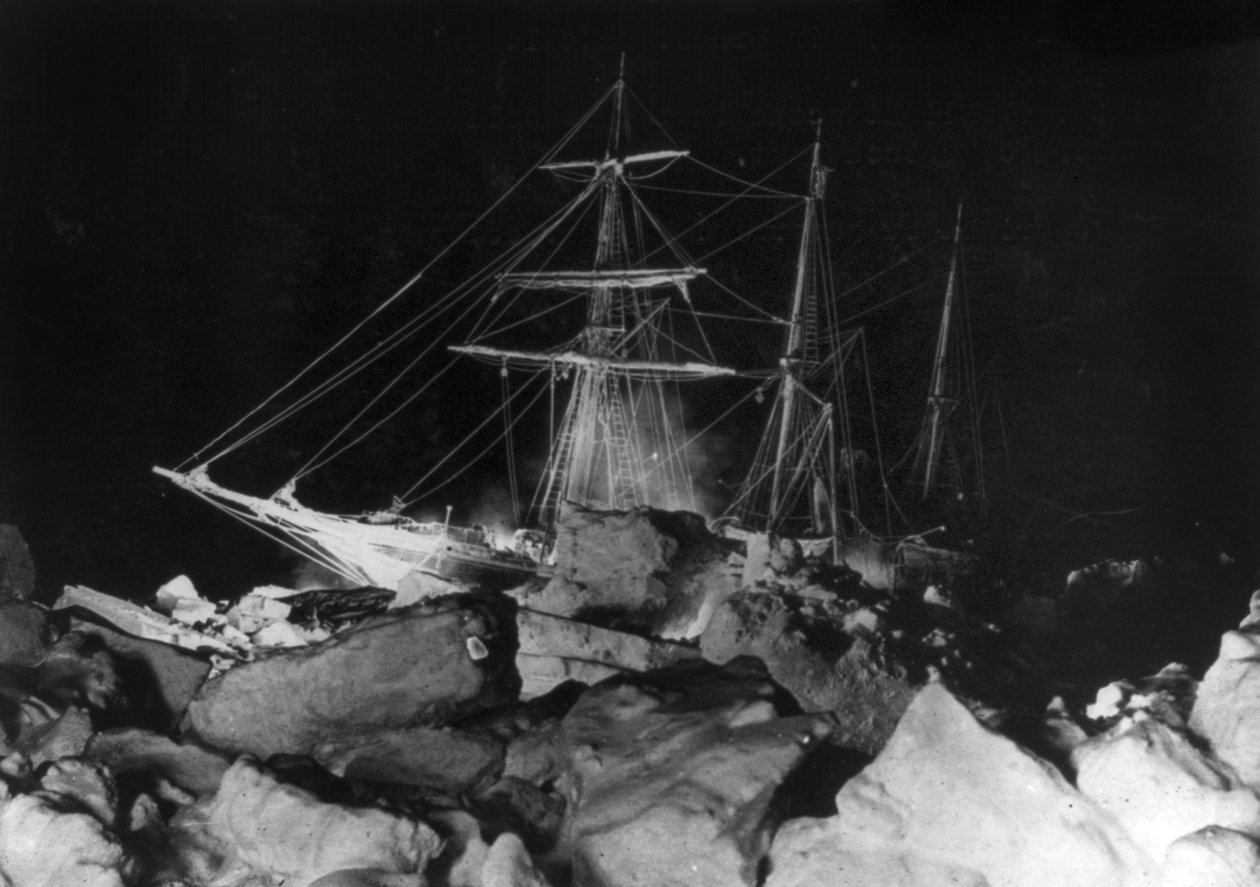 Imperial Trans-Antarctic Expedition: de Endurance vastgelopen door Underwood & Underwood